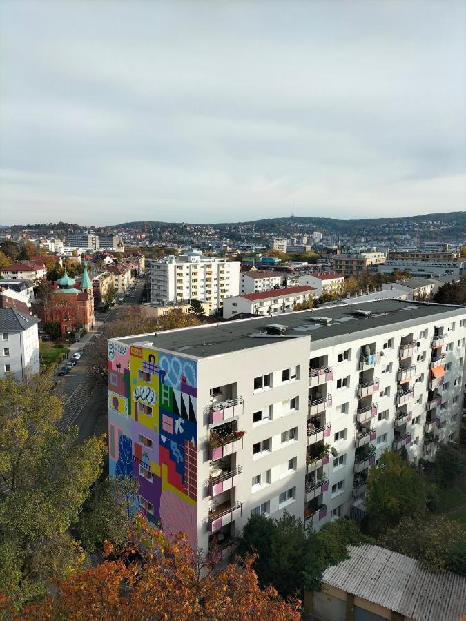 Apartment Holiday 02 *